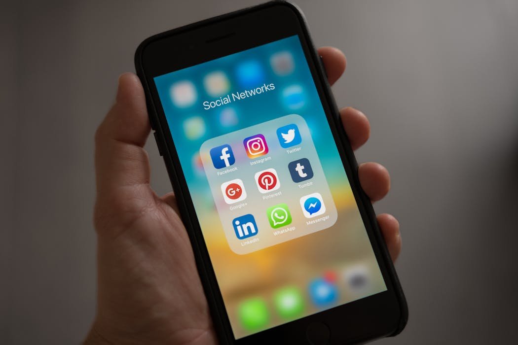 Why Every SEO Professional Needs a Newsletter (And How to Start One)